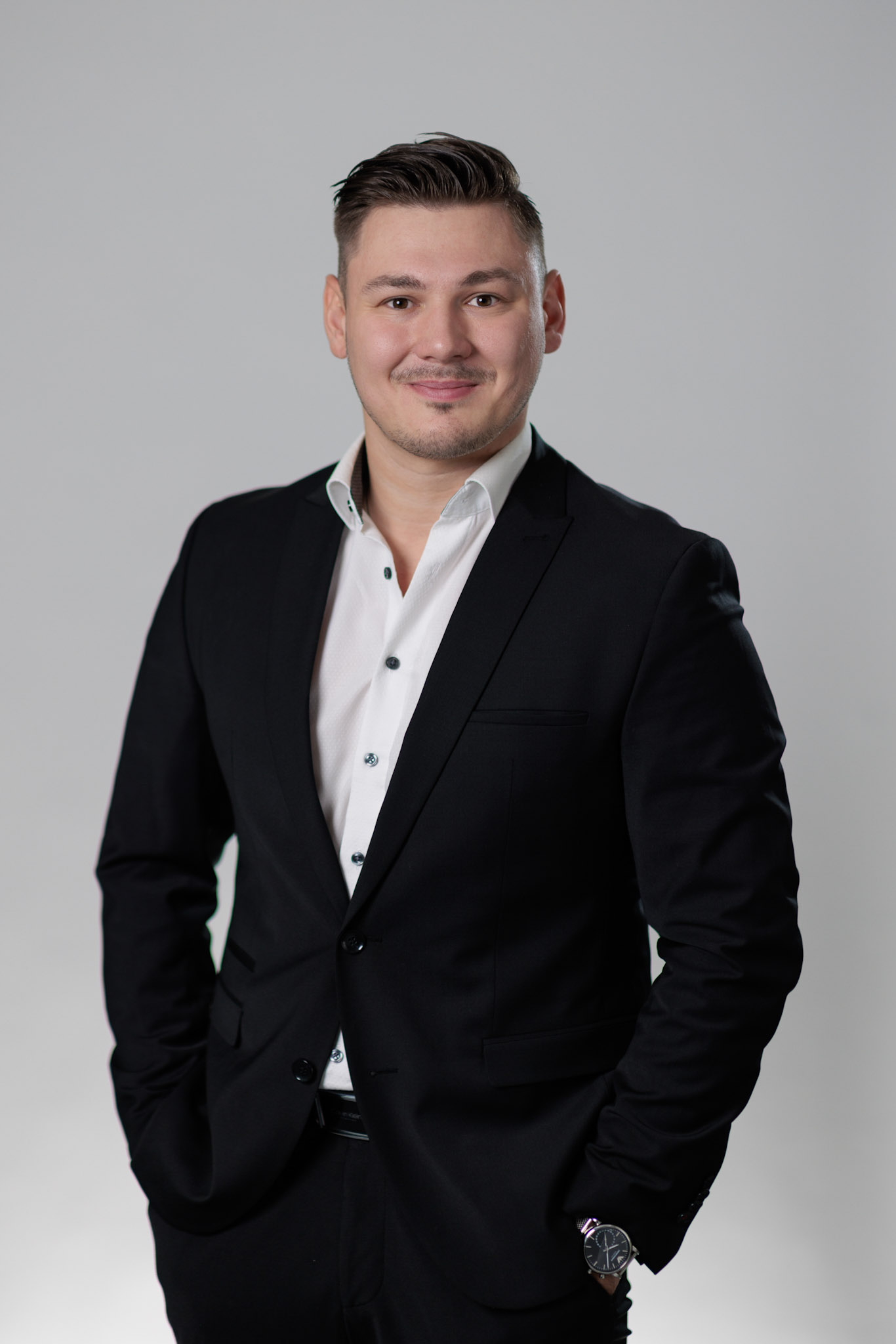 Professionelles Portrait von Robert Dlugosch